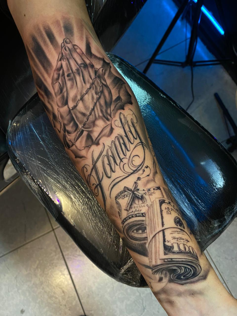 Cover up de letras en Ñuñoa - Samsara Tattoo